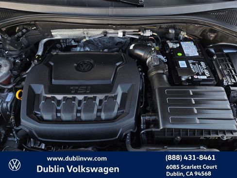 Certified 2022 Volkswagen Tiguan SE image 9