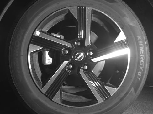 Used 2025 Nissan Sentra SV image 12