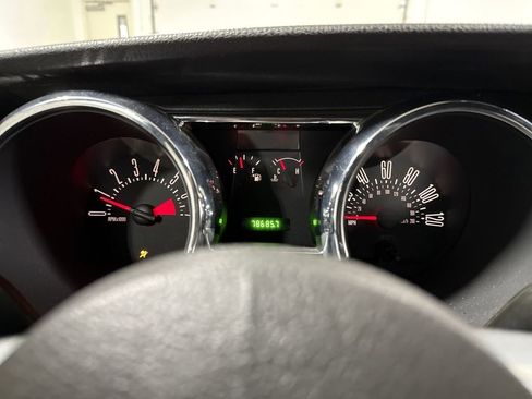 Used 2006 Ford Mustang Convertible image 12