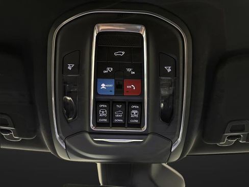 Used 2024 Jeep Grand Cherokee Limited w/ Luxury Tech Group II image 26