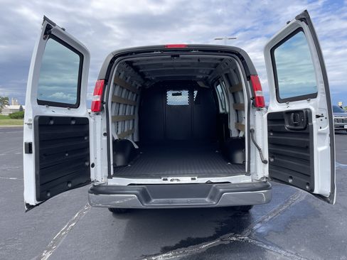 Used 2024 Chevrolet Express 2500 w/ Driver Convenience Package RWD image 20