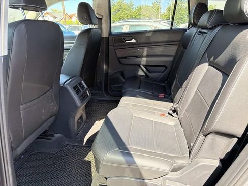 Used 2022 Volkswagen Atlas SE w/ Black Wheel Package FWD image 9
