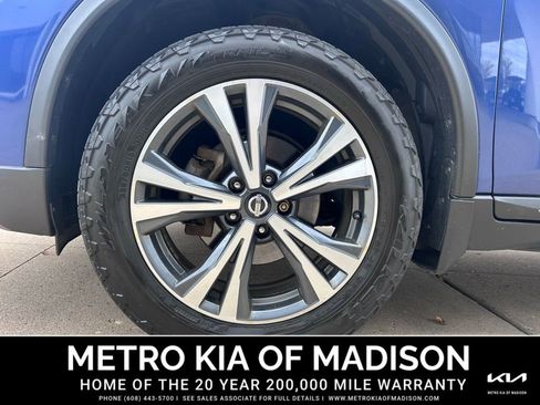 Used 2017 Nissan Rogue SL w/ SL Premium Package image 10