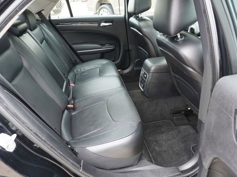Used 2016 Chrysler 300 C RWD image 20