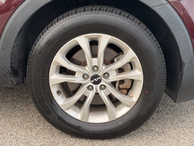 Certified 2022 Kia Telluride LX FWD image 11