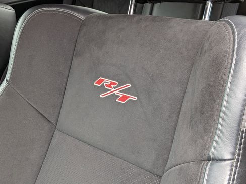 Used 2016 Dodge Challenger R/T Scat Pack w/ Leather Interior Group image 32