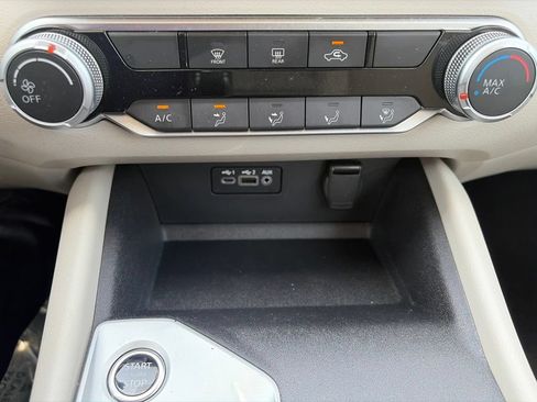 Used 2025 Nissan Altima 2.5 SV FWD image 25