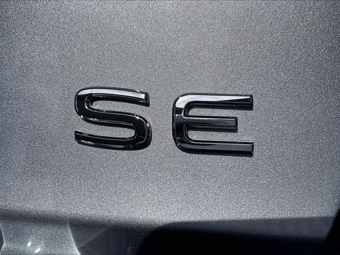 Certified 2024 Volkswagen Jetta SE image 7