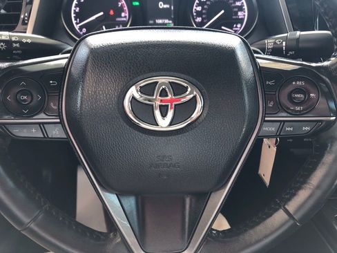 Used 2021 Toyota Camry SE w/ Cold Weather Package image 16