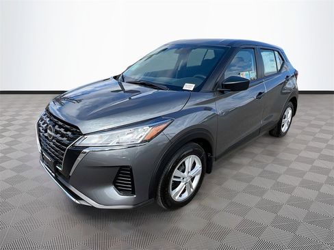 New 2025 Nissan Kicks Play S image 3