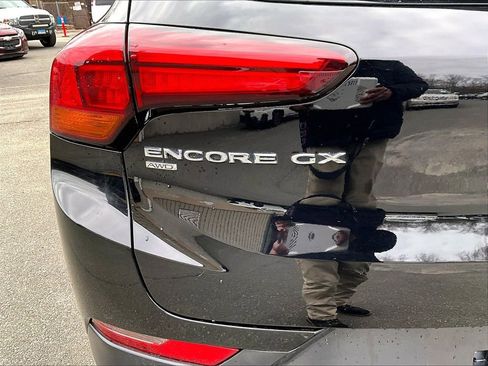 Used 2020 Buick Encore GX Essence w/ Experience Buick Package image 8