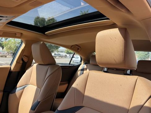 Certified 2025 Lexus ES 350 w/ Premium Package FWD image 33