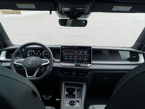 New 2026 Volkswagen Tiguan SE R-Line AWD/4WD image 10
