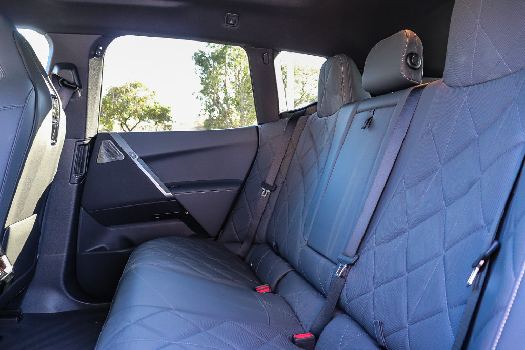 Used 2026 BMW iX M70 AWD/4WD image 18