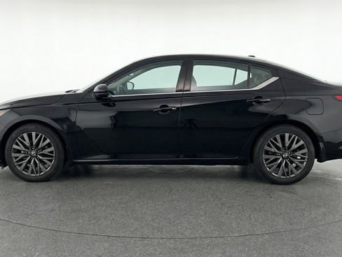 Used 2025 Nissan Altima 2.5 SV image 5