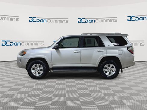 Used 2018 Toyota 4Runner SR5 RWD image 5