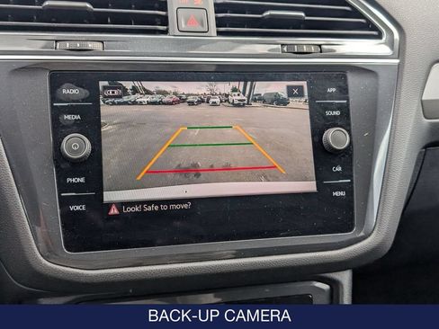 Used 2023 Volkswagen Tiguan SE AWD/4WD image 26