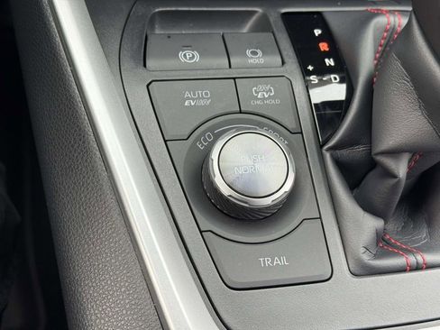 Used 2025 Toyota RAV4 XSE w/ Weather Package image 24