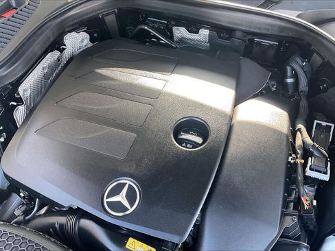 Used 2020 Mercedes-Benz GLC 300 w/ Premium Package image 32