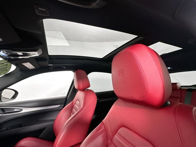 Used 2023 Alfa Romeo Stelvio Veloce AWD/4WD image 20