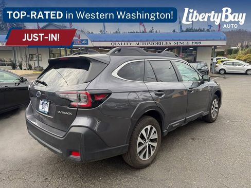 Used 2025 Subaru Outback Premium AWD/4WD image 6