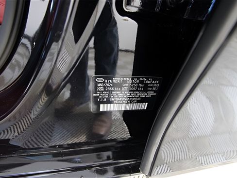 Used 2024 Genesis G80 2.5T w/ Sport Prestige Package image 23