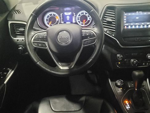 Used 2019 Jeep Cherokee Latitude Plus AWD/4WD image 22