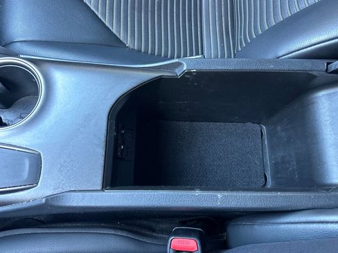 Used 2021 Toyota Camry SE FWD image 31