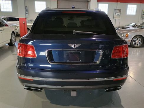 Used 2017 Bentley Bentayga AWD/4WD image 4