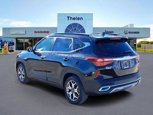 Used 2023 Kia Seltos EX image 3