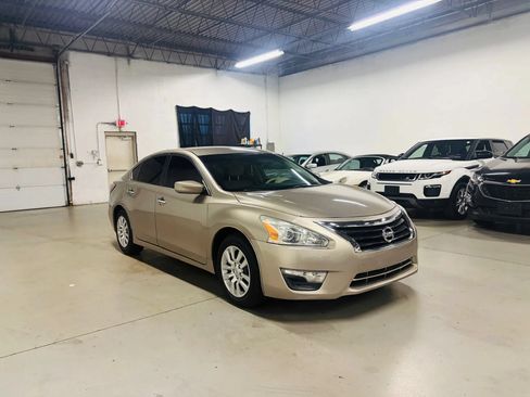 Used 2015 Nissan Altima 2.5 FWD image 4