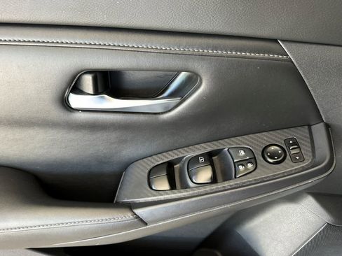 Used 2020 Nissan Sentra SV FWD image 12