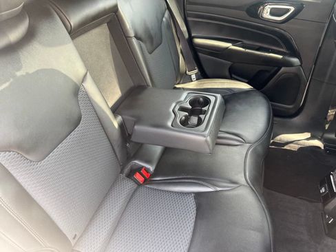 Certified 2022 Jeep Compass Latitude AWD/4WD image 48
