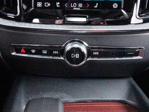 Certified 2025 Volvo V60 B5 Cross Country Plus image 9