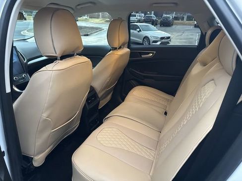 Used 2023 Ford Edge SEL w/ Convenience Package image 4
