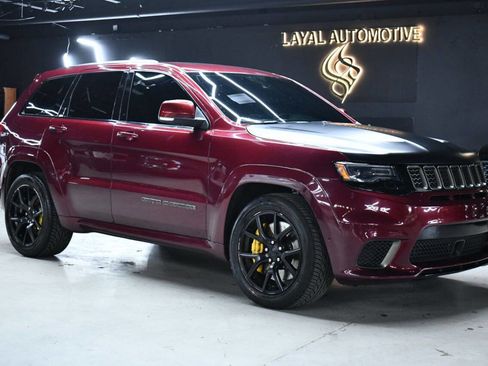 Used 2018 Jeep Grand Cherokee Trackhawk AWD/4WD image 2