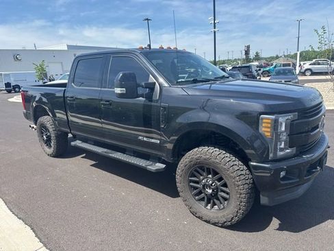 Used 2019 Ford F250 Lariat AWD/4WD image 2