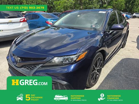 Used 2021 Toyota Camry SE FWD image 1