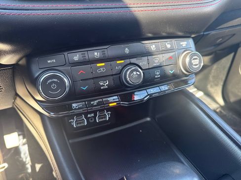 Used 2024 Dodge Durango GT AWD/4WD image 37
