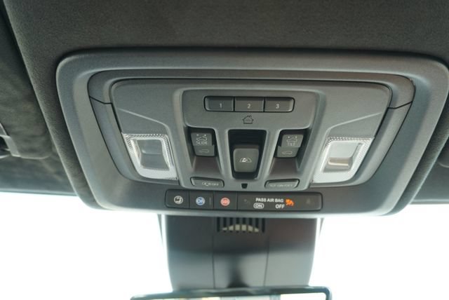Used 2025 GMC Sierra 2500 Denali Ultimate AWD/4WD image 49