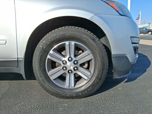 Used 2017 Chevrolet Traverse LT image 5