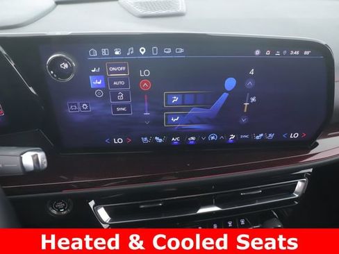 Used 2025 Chevrolet Traverse RS AWD/4WD image 4
