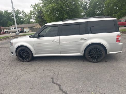 Used 2019 Ford Flex SE FWD image 10