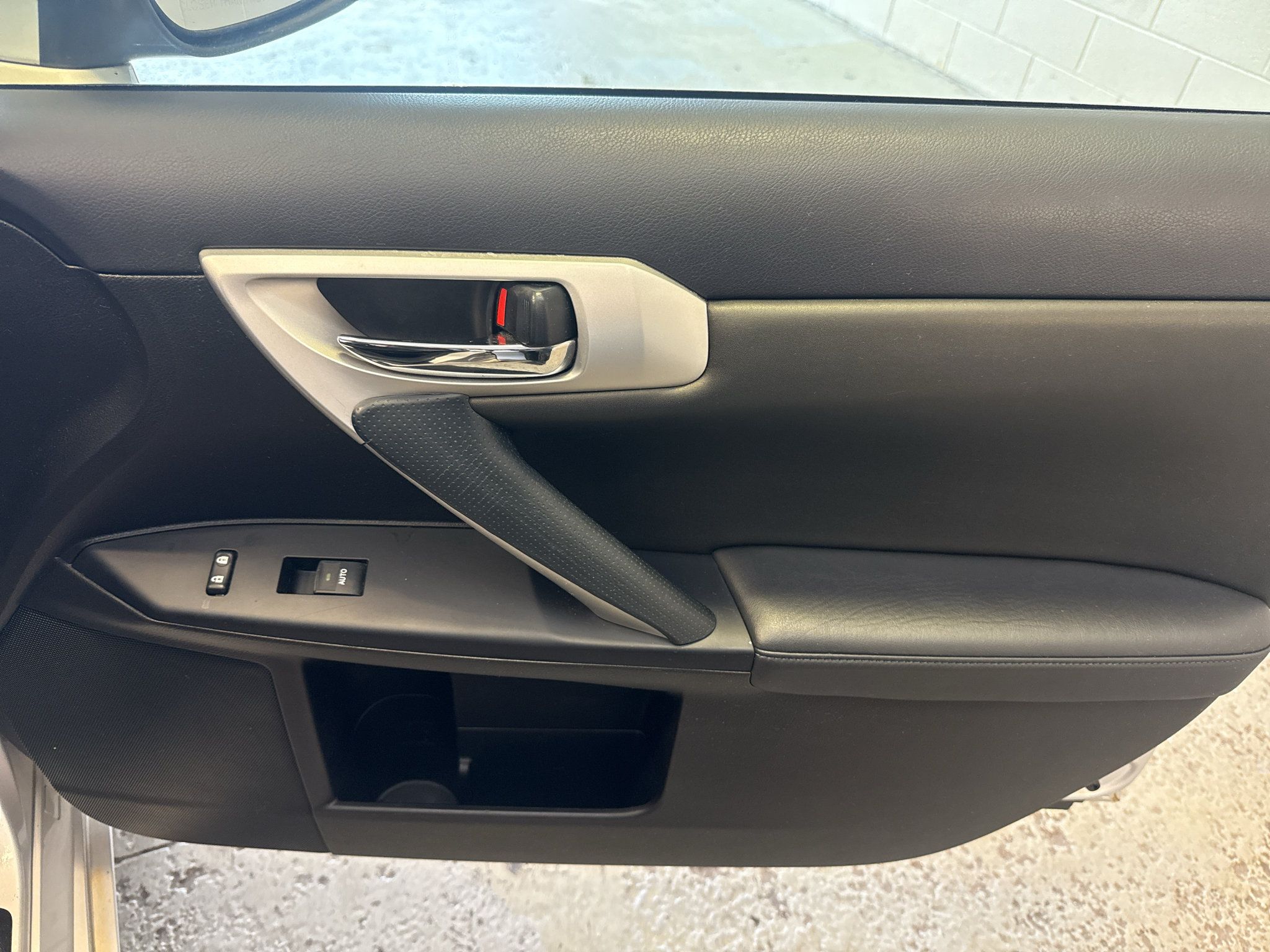 Used 2011 Lexus CT 200h Premium FWD image 22