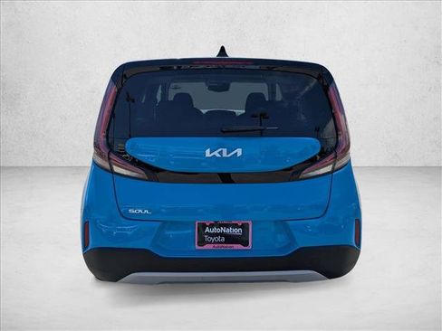 Used 2023 Kia Soul S FWD image 7