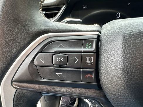 Used 2023 Jeep Grand Cherokee L Limited w/ Black Appearance Package AWD/4WD image 37
