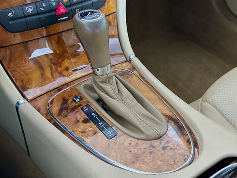 Used 2008 Mercedes-Benz E 350 4MATIC Sedan image 23