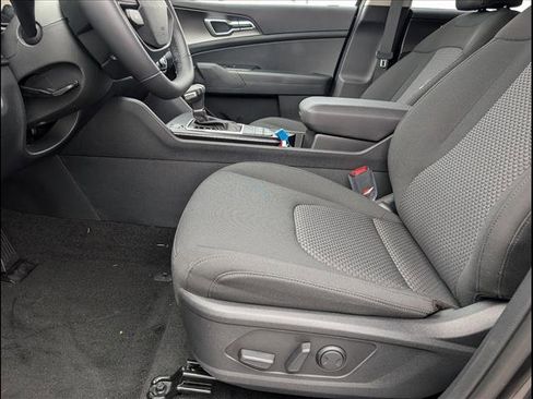 New 2026 Kia Sportage LX image 7