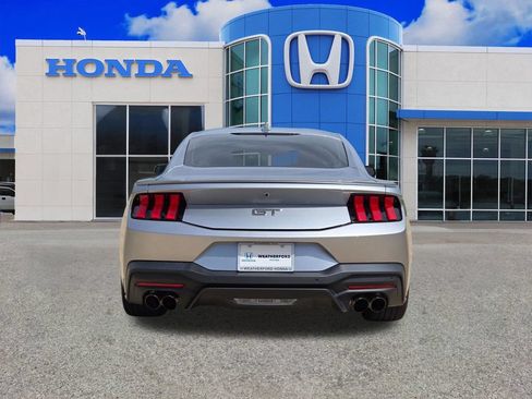 Used 2025 Ford Mustang GT Premium RWD image 4