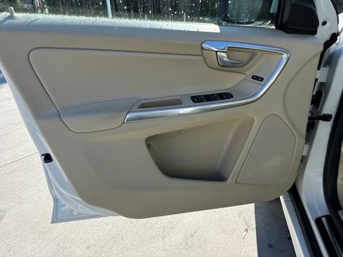 Used 2014 Volvo XC60 3.2 image 14